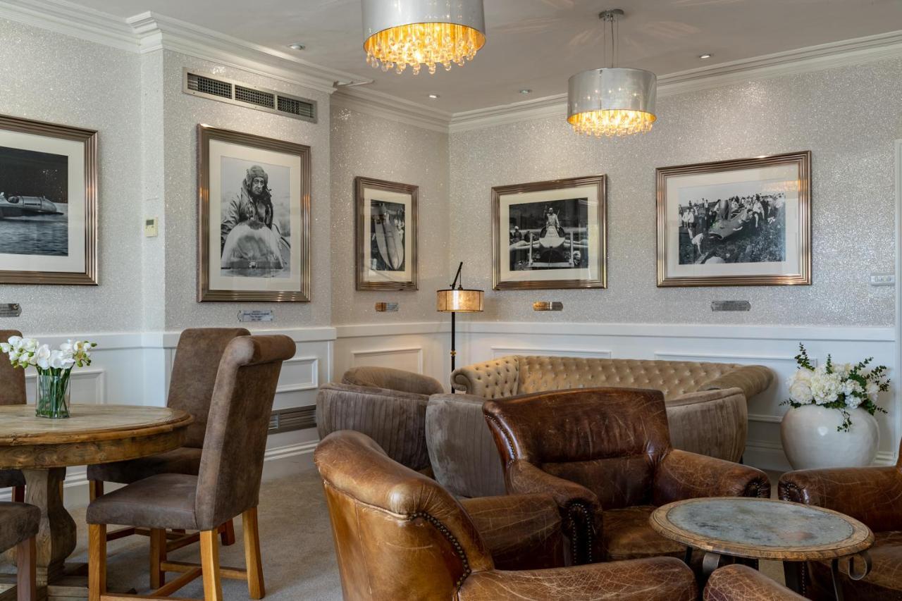 Lakes Hotel & Spa Боунес он Уиндърмиър Екстериор снимка The interior of the club