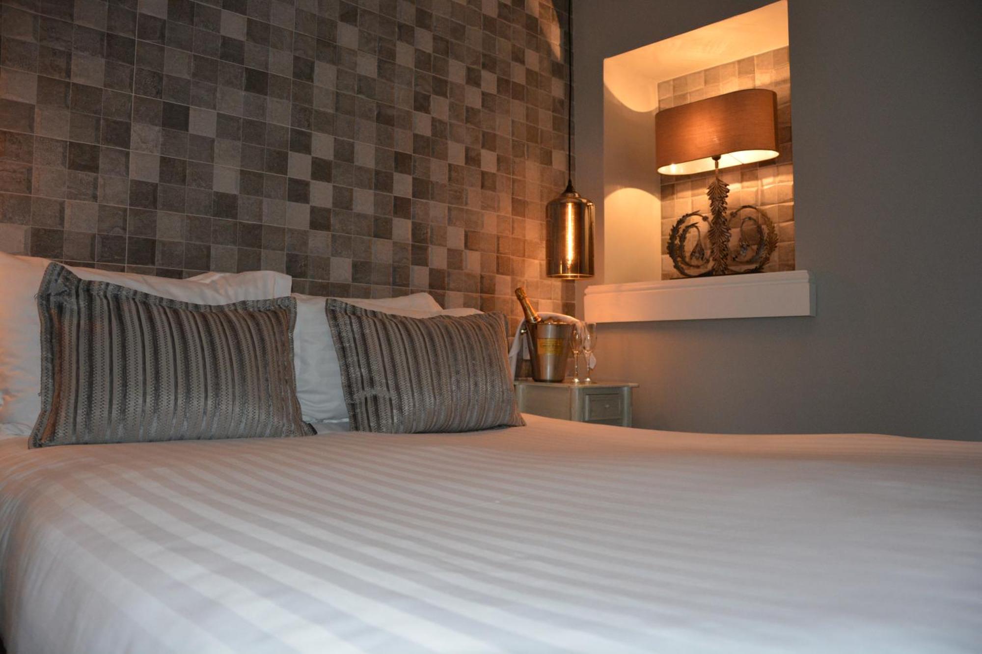 Lakes Hotel & Spa Боунес он Уиндърмиър Стая снимка A bedroom at the hotel